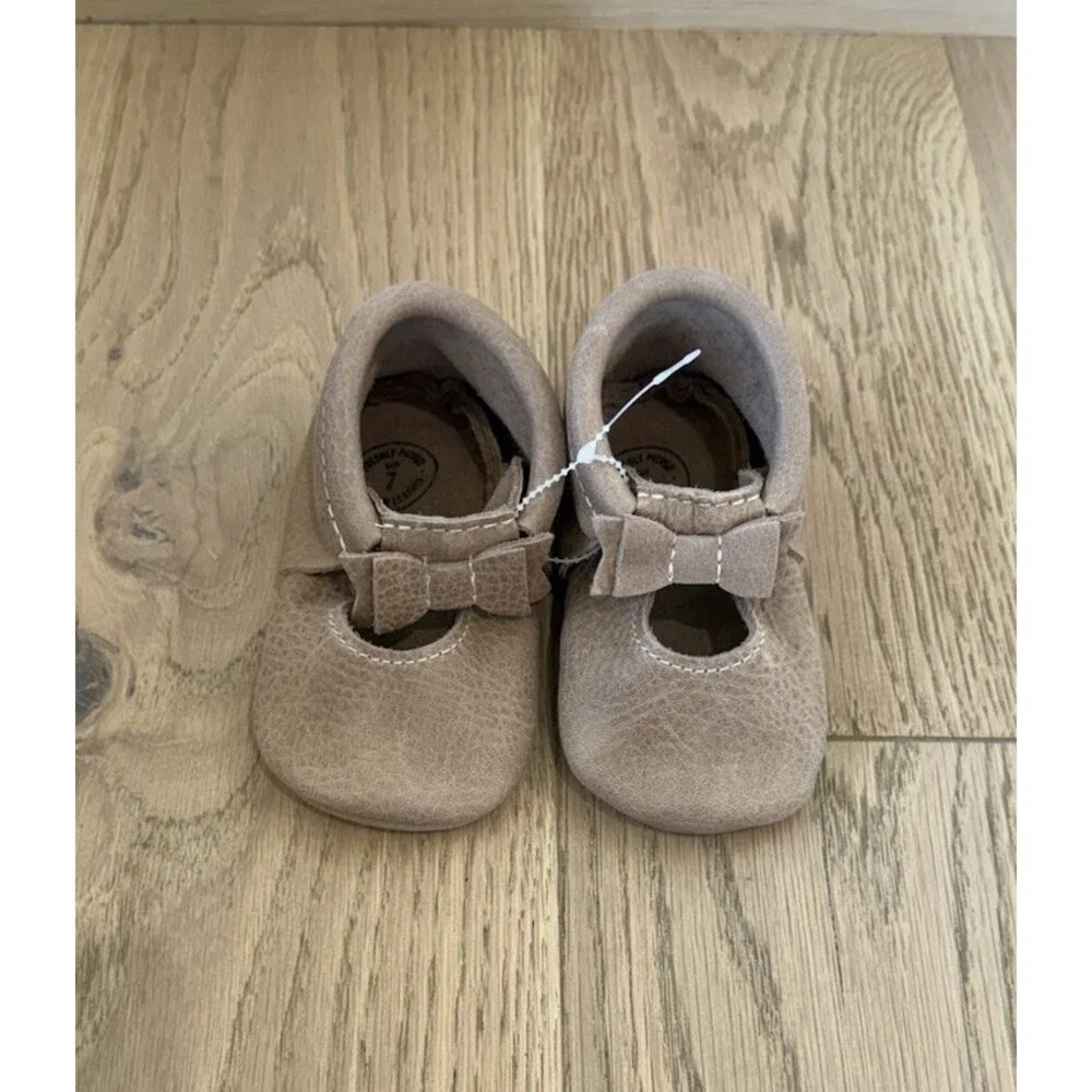 Freshly Picked Girls Baby Shoes Moccasins Tan Leather Soft Sole Fringe Size 7